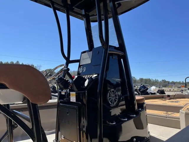 Slide: The Image of Avid 23 Mag 2025 - 8