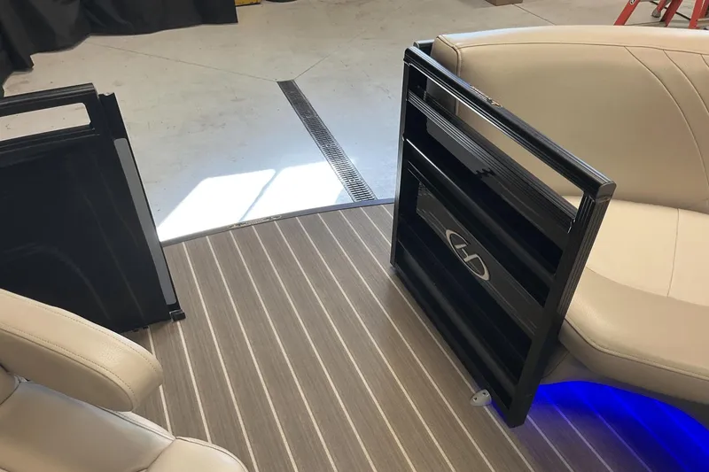 Slide: The Image of Harris Solstice 220 2016 - 24