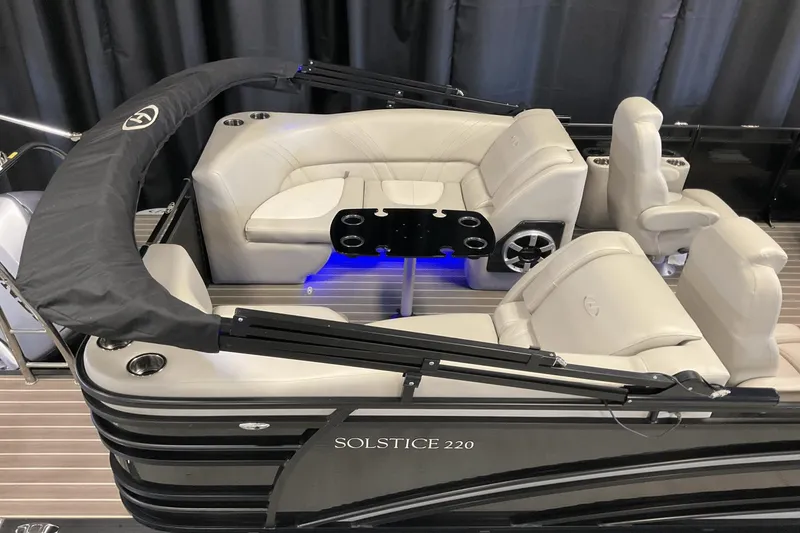 Slide: The Image of Harris Solstice 220 2016 - 3