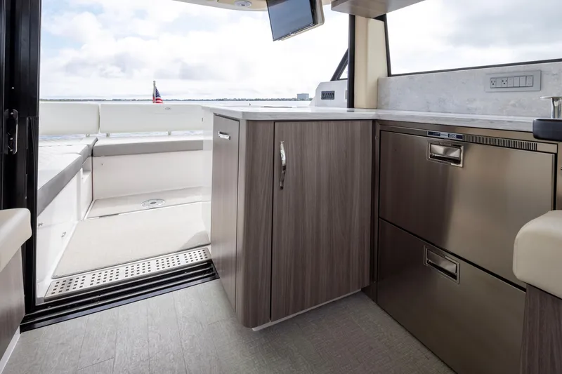 Slide: The Image of Regal 38 Grande Coupe 2021 - 50