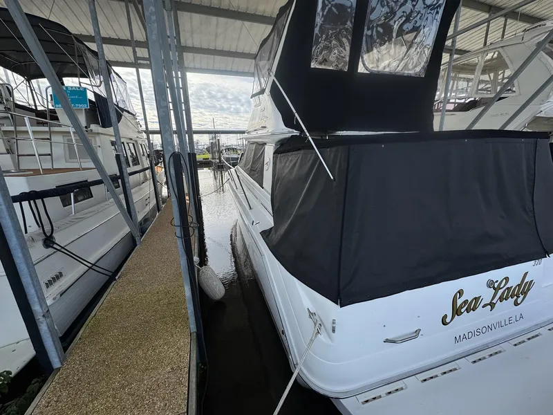 Slide: The Image of Sea Ray 370 Sedan Bridge 1996 - 28