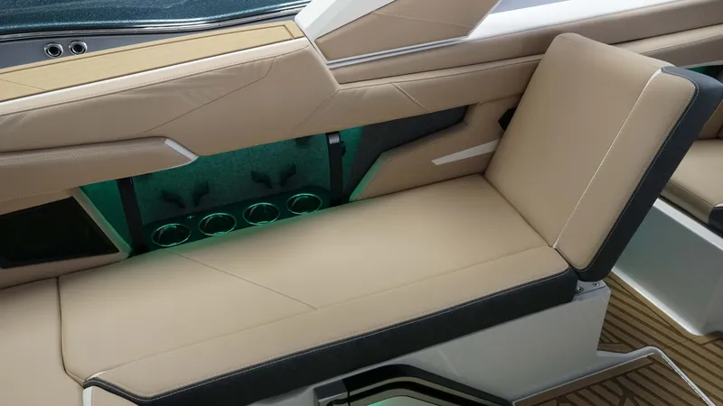 Slide: The Image of MasterCraft XStar 23 2025 - 14