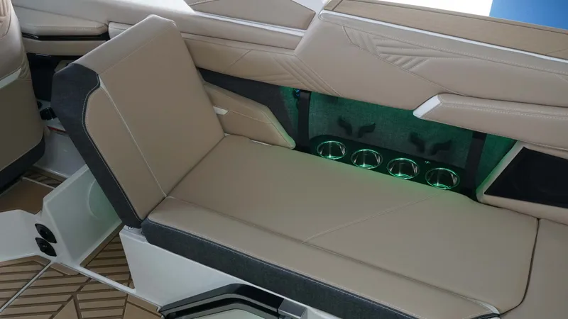 Slide: The Image of MasterCraft XStar 23 2025 - 15