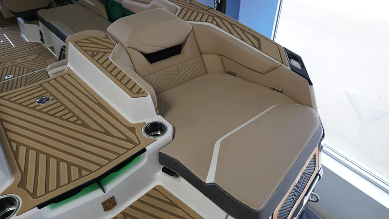 Slide: The Image of MasterCraft XStar 23 2025 - 17