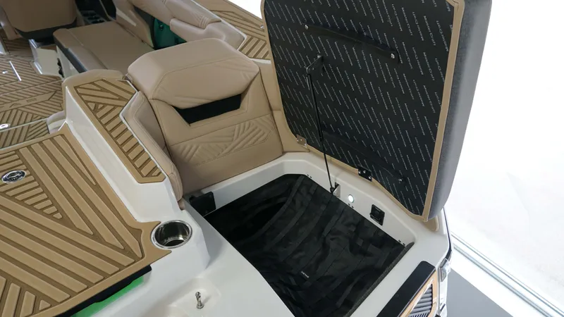 Slide: The Image of MasterCraft XStar 23 2025 - 18