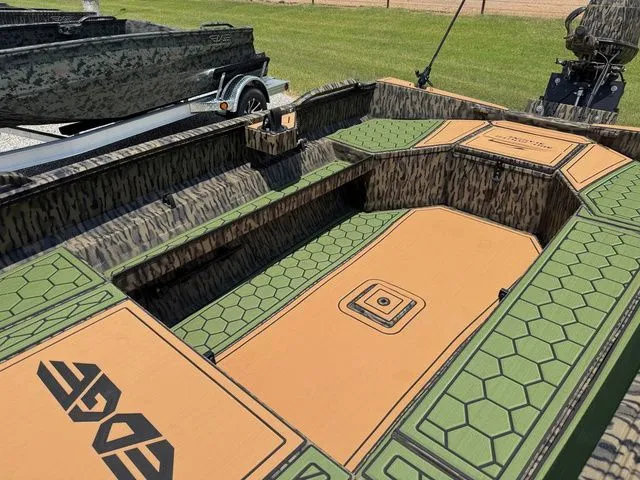 Slide: The Image of Edge Duck Boats 653DB 2025 - 5