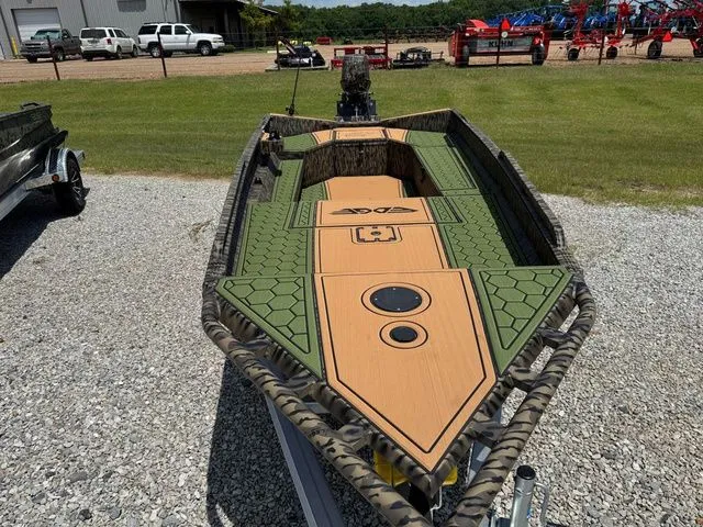 Slide: The Image of Edge Duck Boats 653DB 2025 - 6