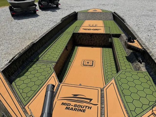 Slide: The Image of Edge Duck Boats 653DB 2025 - 8