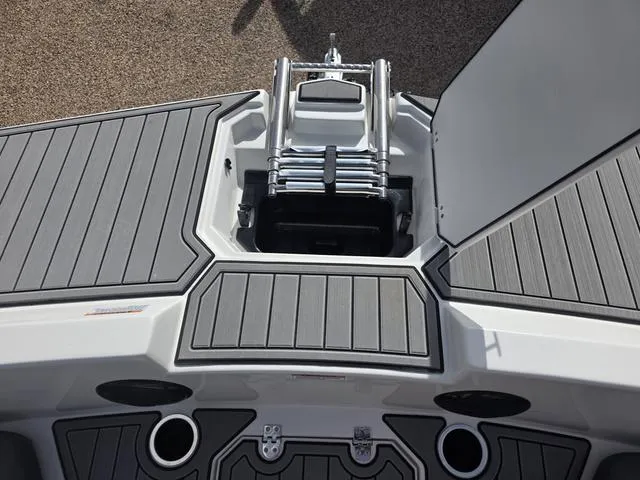 Slide: The Image of Starcraft SVX 171 OB 2025 - 17