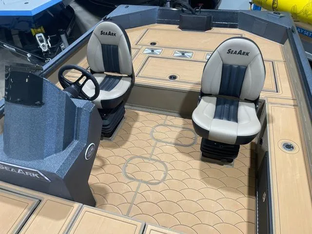 Slide: The Image of SeaArk Flex 21 / SUZUKI DF250 2025 - 11