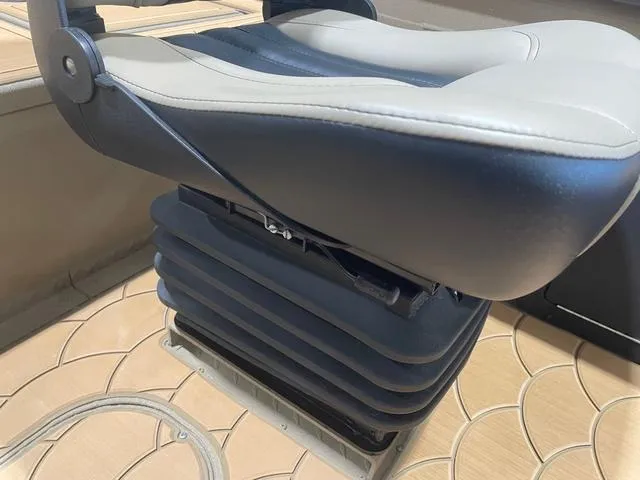 Slide: The Image of SeaArk Flex 21 / SUZUKI DF250 2025 - 16