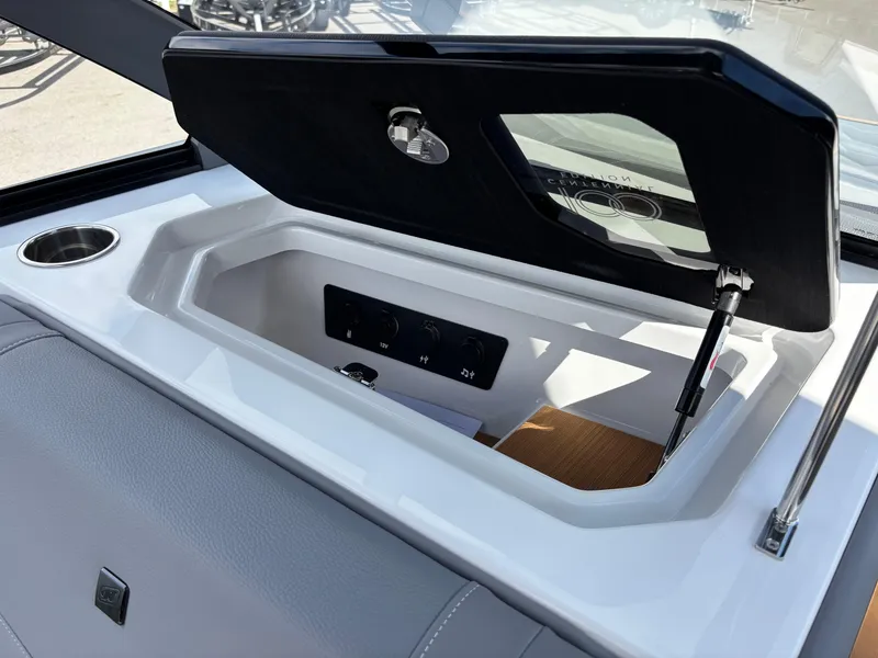 Slide: The Image of Nautique Super Air Nautique G21 2025 - 11