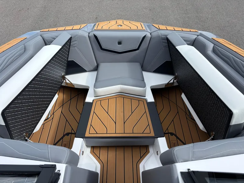 Slide: The Image of Nautique Super Air Nautique G21 2025 - 14