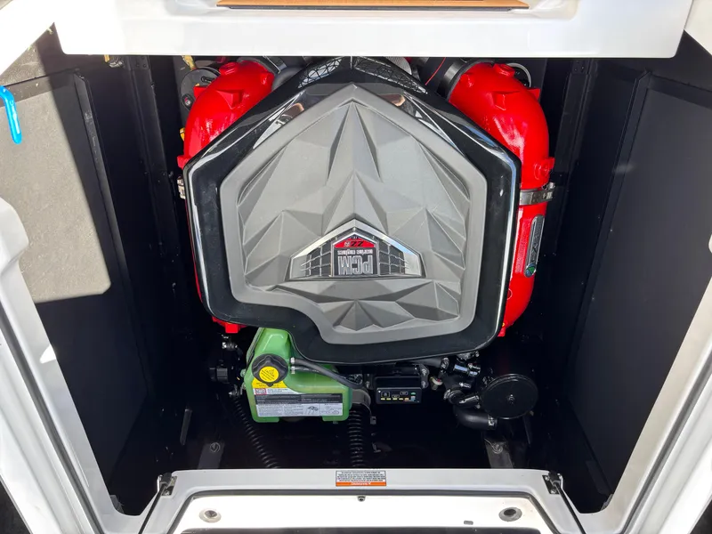 Slide: The Image of Nautique Super Air Nautique G21 2025 - 19