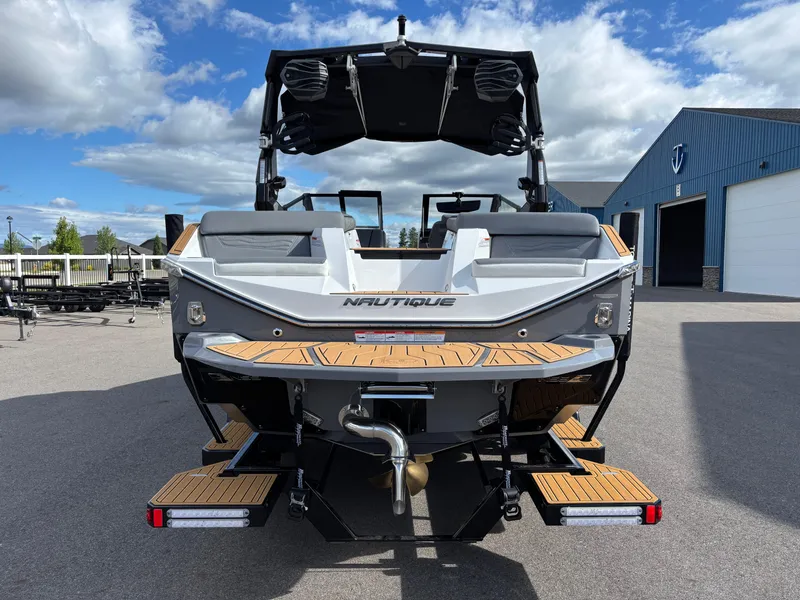 Slide: The Image of Nautique Super Air Nautique G21 2025 - 6