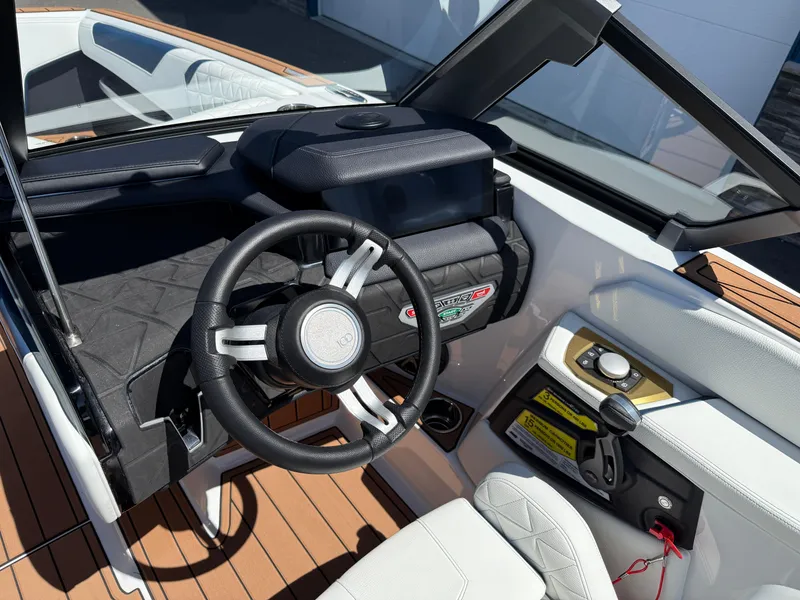 Slide: The Image of Nautique Super Air Nautique GS22 2025 - 12