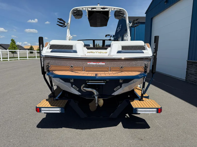 Slide: The Image of Nautique Super Air Nautique GS22 2025 - 6
