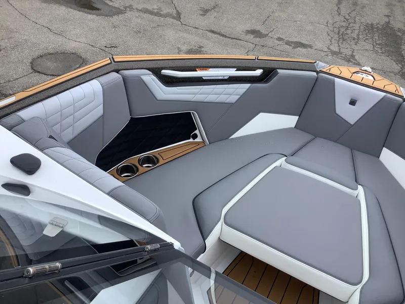 Slide: The Image of Nautique S23 2025 - 13