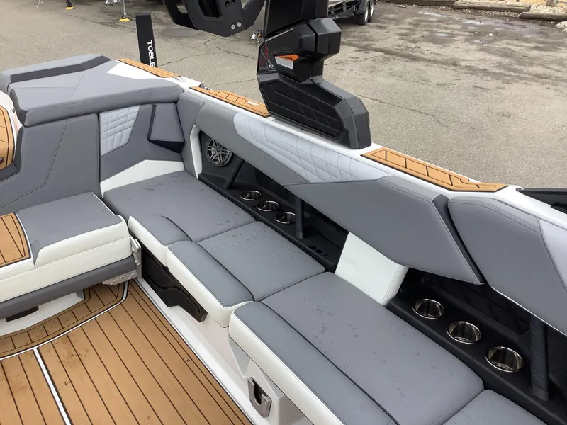 Slide: The Image of Nautique S23 2025 - 17