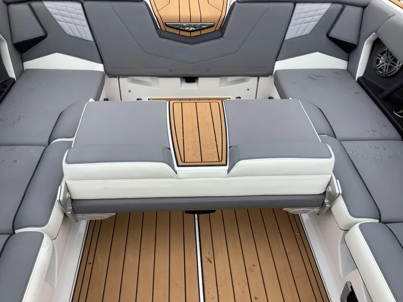 Slide: The Image of Nautique S23 2025 - 23