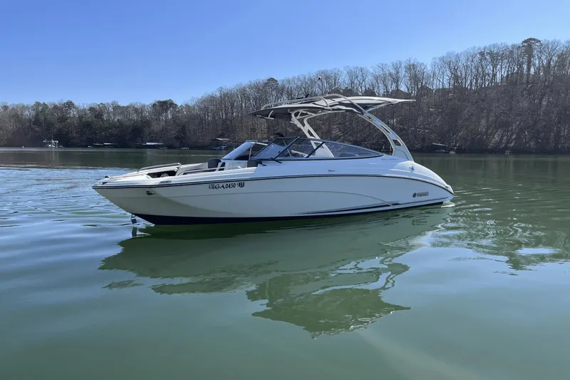 Slide: The Image of Yamaha 242 Limited S 2017 - 14