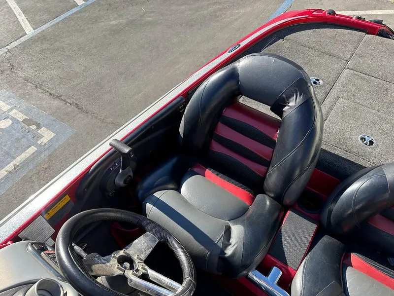 Slide: The Image of 2008 Nitro Z9 boat interior with black and red seats and steering wheel. - 20