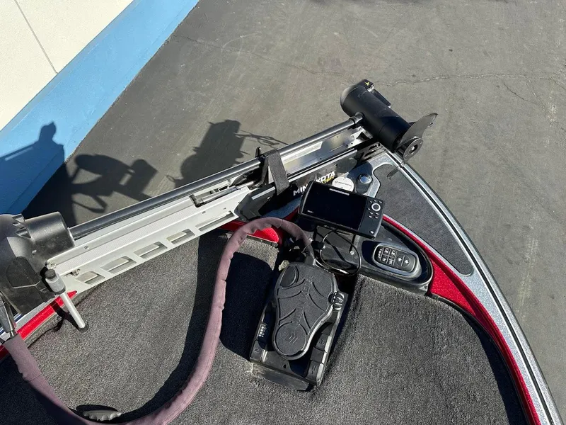 Slide: The Image of Boat deck with trolling motor and control panel, Nitro Z9, 2008 model. - 37