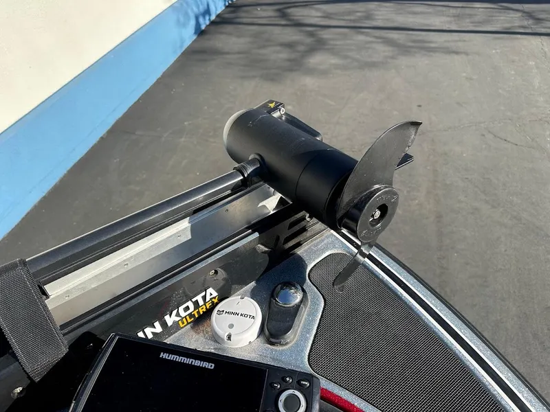 Slide: The Image of Trolling motor and fish finder on a 2008 Nitro Z9 boat deck. - 38