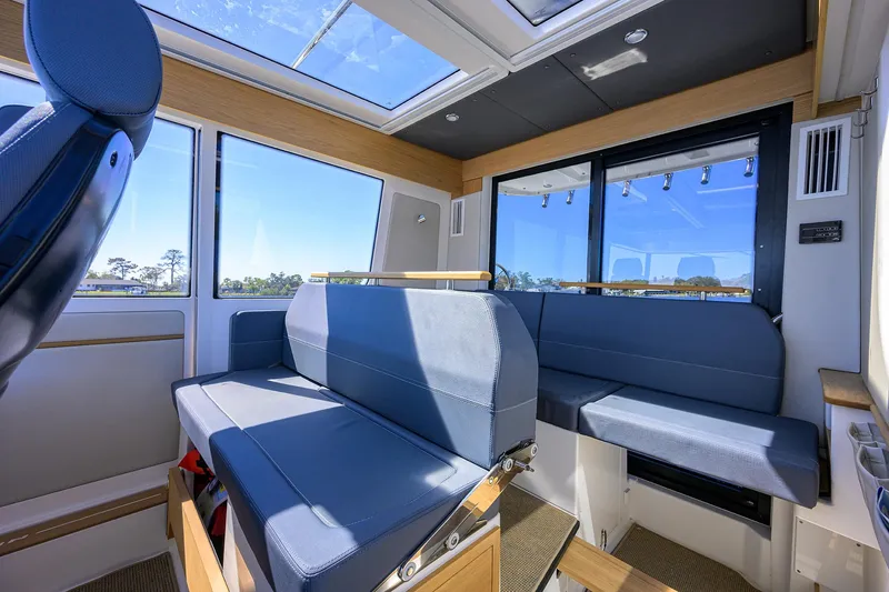 Slide: The Image of 2024 Nimbus C-11 - Salon seating - 24