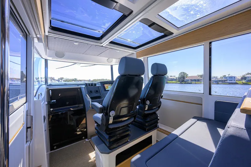 Slide: The Image of 2024 Nimbus C-11 - Salon seating - 26