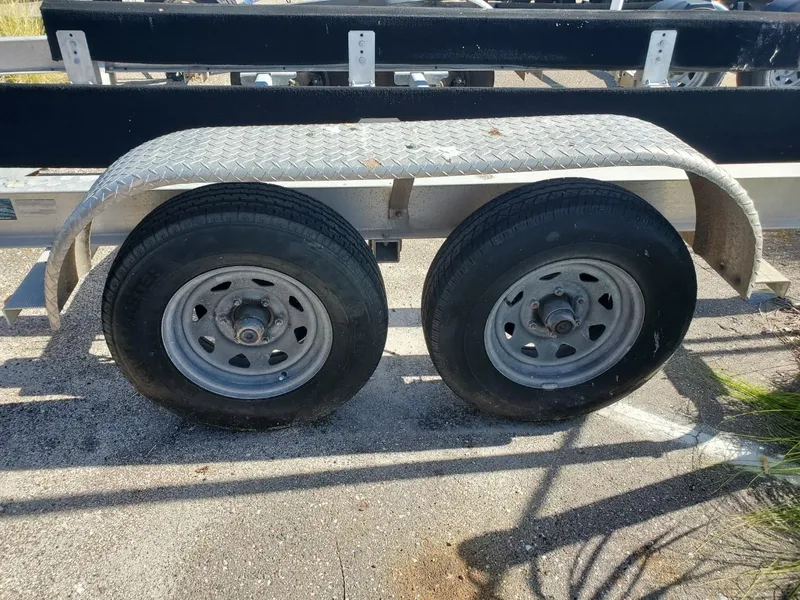 Slide: The Image of Trailer wheels for 2003 Hydra-Sports 2400 CC Vector boat. - 27