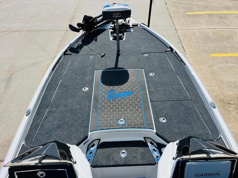 Slide: The Image of 2025 Ranger Z521R Cup-Equipped boat deck with Garmin electronics and sleek design. - 12