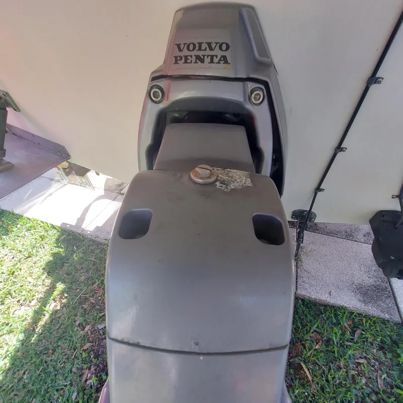 Slide: The Image of Volvo Penta engine on a 2000 Crownline 242 CR boat, viewed from the rear. - 34