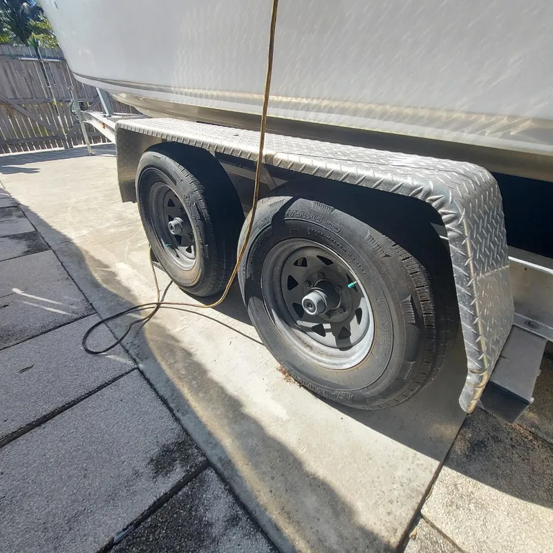 Slide: The Image of Crownline Boats 242 CR 2000 - 55