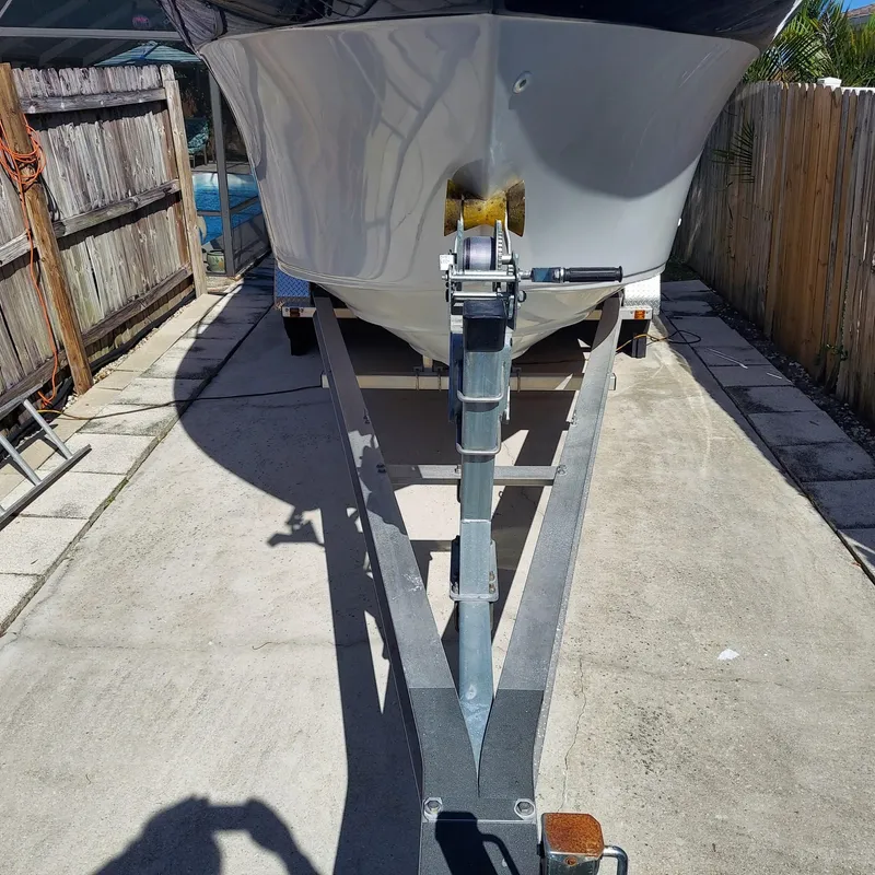 Slide: The Image of Crownline Boats 242 CR 2000 - 60