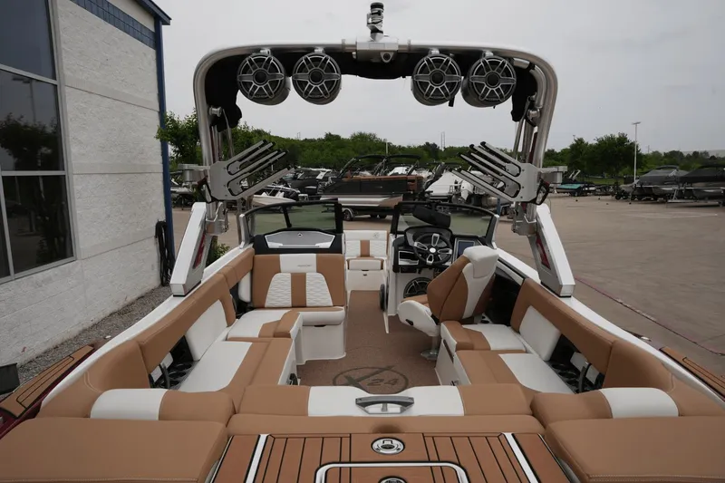 Slide: The Image of MasterCraft X24 2022 - 10