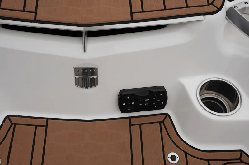 Slide: The Image of MasterCraft X24 2022 - 11