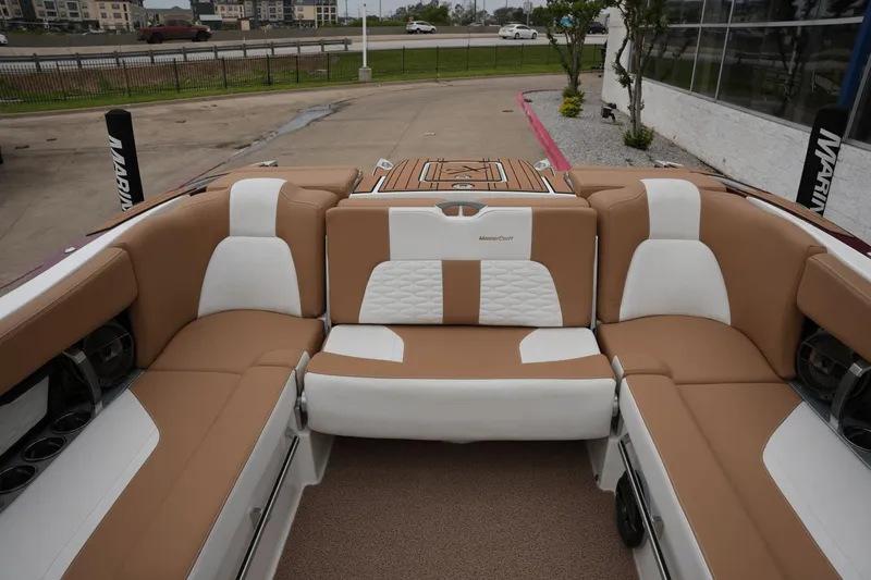 Slide: The Image of MasterCraft X24 2022 - 17