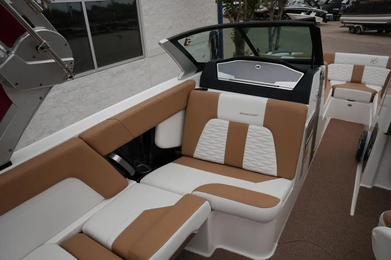 Slide: The Image of MasterCraft X24 2022 - 21