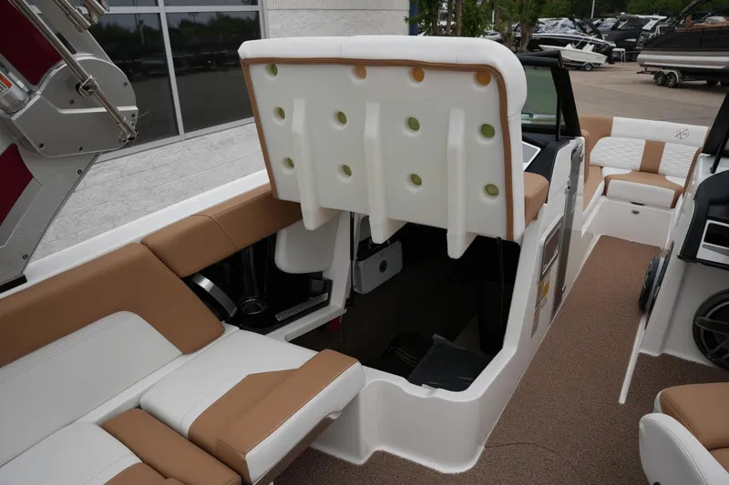 Slide: The Image of MasterCraft X24 2022 - 22