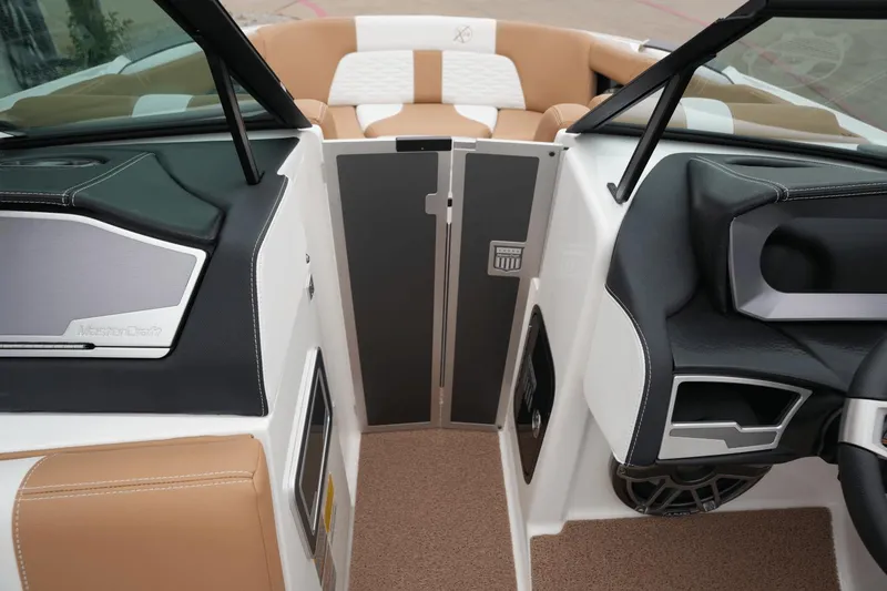 Slide: The Image of MasterCraft X24 2022 - 28