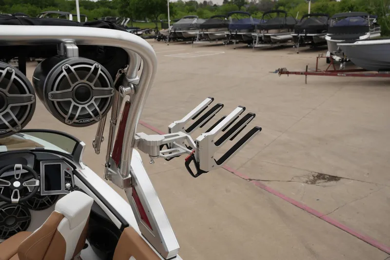 Slide: The Image of MasterCraft X24 2022 - 33