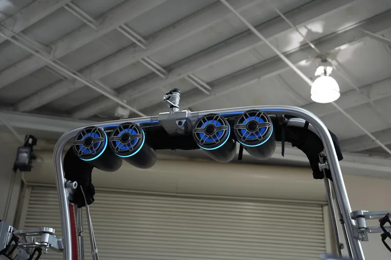 Slide: The Image of MasterCraft X24 2022 - 37