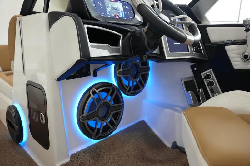 Slide: The Image of MasterCraft X24 2022 - 40