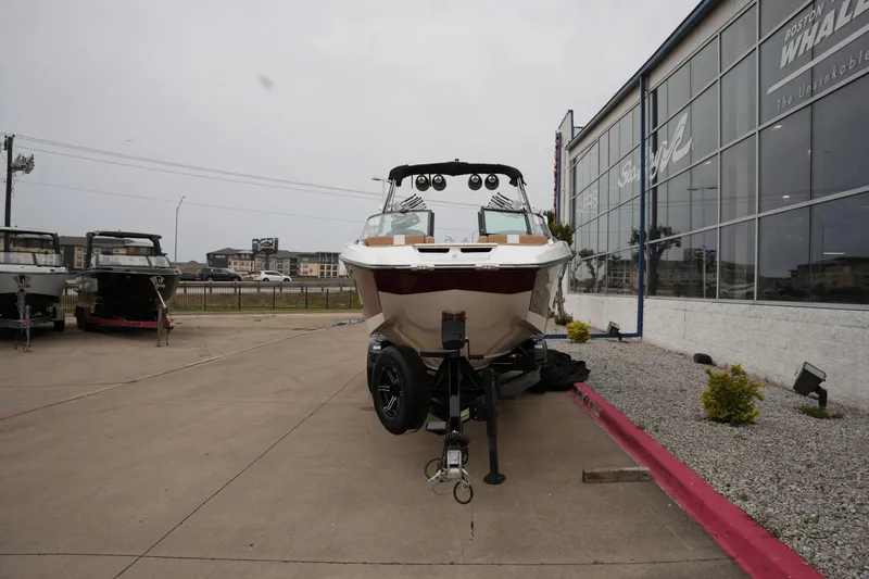 Slide: The Image of MasterCraft X24 2022 - 7