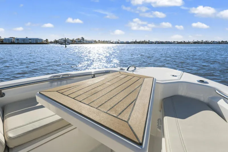 Slide: The Image of Boston Whaler 280 Dauntless 2023 - 18