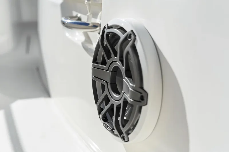 Slide: The Image of Boston Whaler 280 Dauntless 2023 - 33