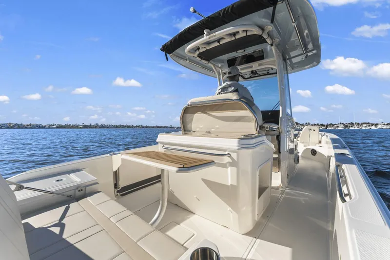 Slide: The Image of Boston Whaler 280 Dauntless 2023 - 34