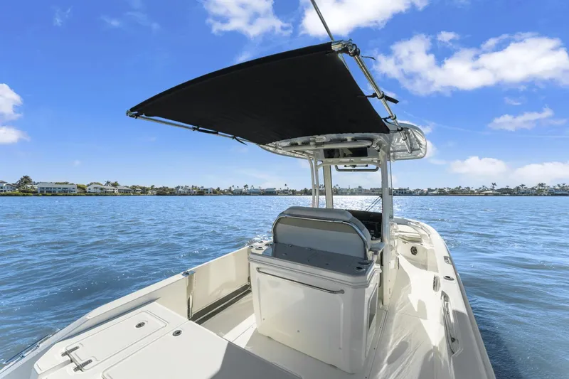 Slide: The Image of Boston Whaler 280 Dauntless 2023 - 35