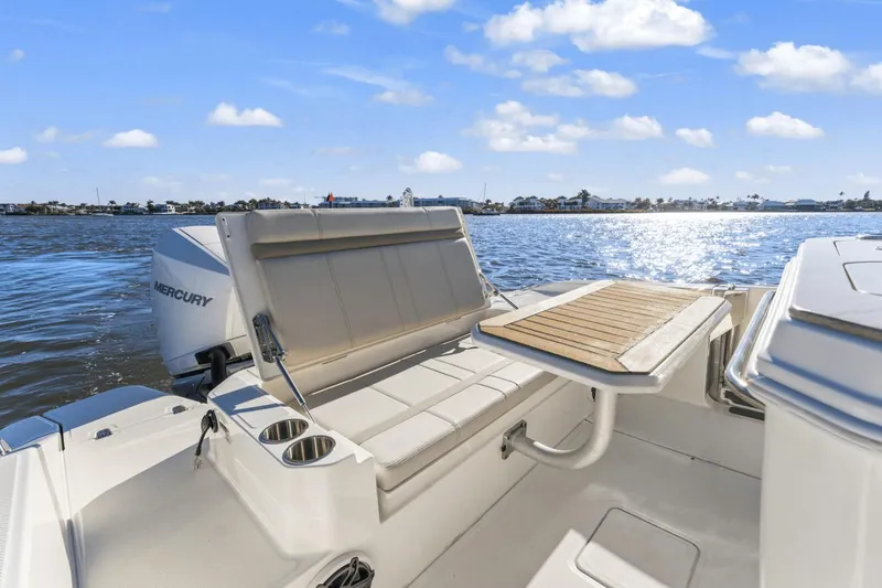 Slide: The Image of Boston Whaler 280 Dauntless 2023 - 39